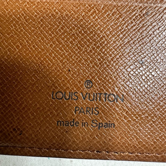 Louis Vuitton Wallet - Picture 8 of 10